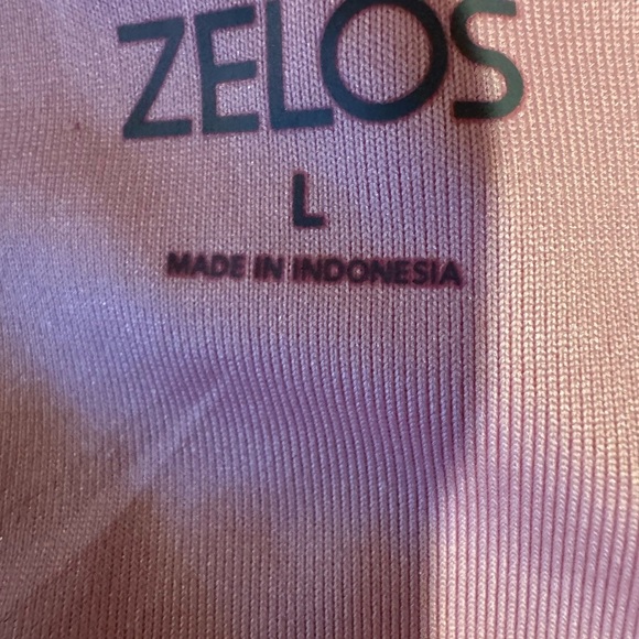 Zelos L Pink Camouflage Sports Bra with Back Cut Out
Removable Padding - Picture 2 of 10